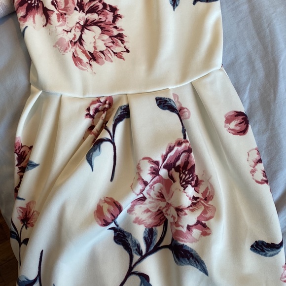 NWT White Floral Dress - Picture 5 of 5